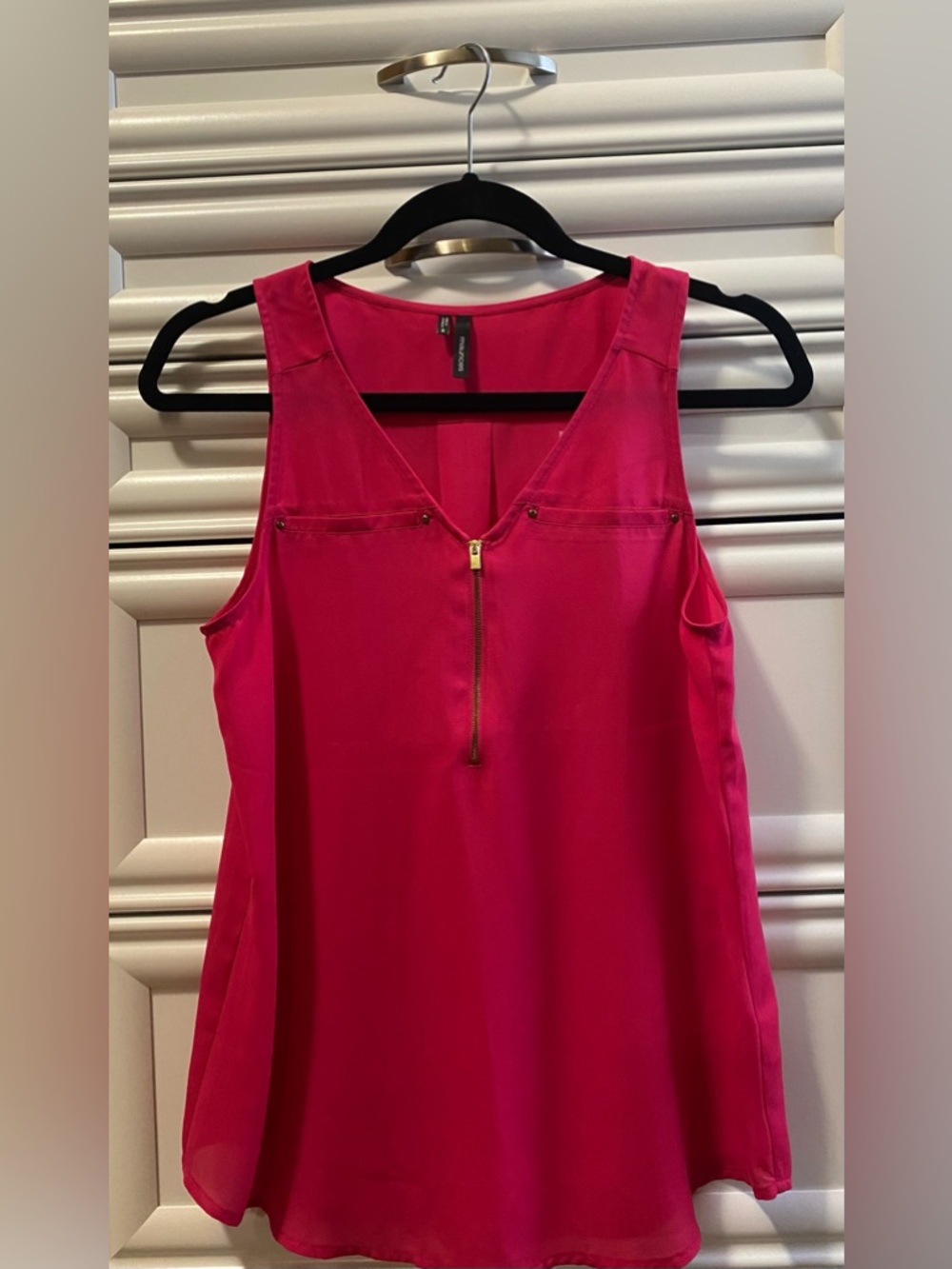 Maurices Cream and Pink Sleeveless V-Neck Zip Front Camisole Bundle
